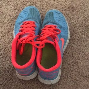 Nike tennis shoes size 6.5